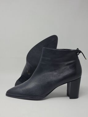Stuart Weitzman Women Size 11.5 M Black Zip Fashion Ankle Boots Bootie Pre-owned